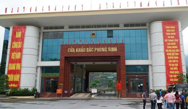 Suspenden despacho de aduanas en puesto fronterizo de Vietnam-China hinh anh 1