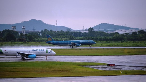 Vietnam Airlines reactiva vuelos tras tormenta Noru hinh anh 1
