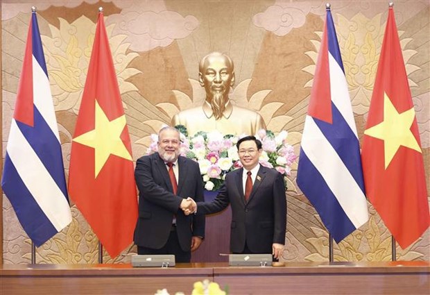 Presidente del Parlamento vietnamita se reune con primer ministro cubano hinh anh 1