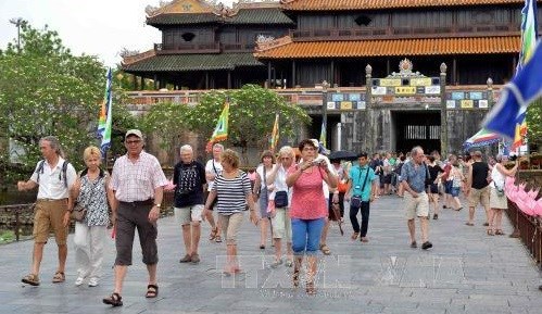 Crece arribo de turistas foraneos a Vietnam de enero a septiembre hinh anh 1