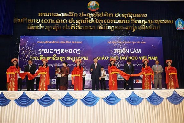 Promueven Vietnam y Laos cooperacion educacional hinh anh 2