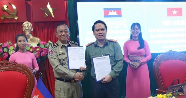 Provincias de Vietnam y Camboya robustecen cooperacion hinh anh 1