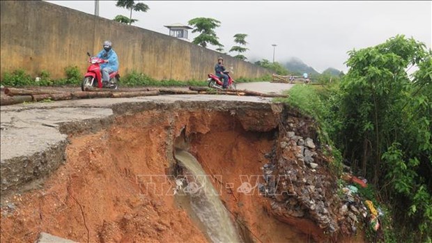 Inundaciones cobran vida de ocho personas en localidades vietnamitas hinh anh 3