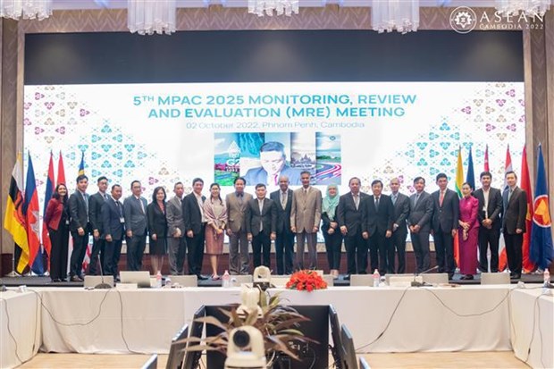 Vietnam asiste a reuniones sobre conectividad de ASEAN hinh anh 2