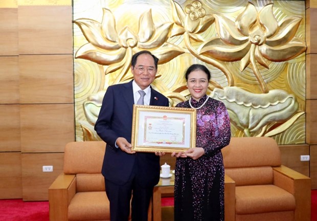 Embajador surcoreano recibe distincion vietnamita por sus aportes a nexos bilaterales hinh anh 1