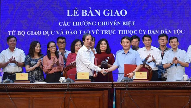 Entregan escuelas a Comite de Asuntos Etnicos de Vietnam hinh anh 1