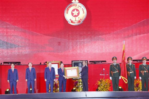 Presidente parlamentario vietnamita asiste a acto de fundacion de ciudad de Pho Yen hinh anh 2