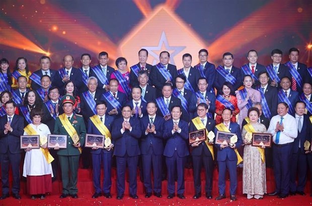 Gobierno vietnamita respalda desarrollo de comunidad empresarial, afirma premier hinh anh 3