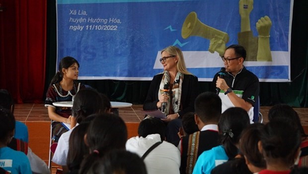 Estudiantes en Quang Tri se unen a evento contra el matrimonio infantil hinh anh 1