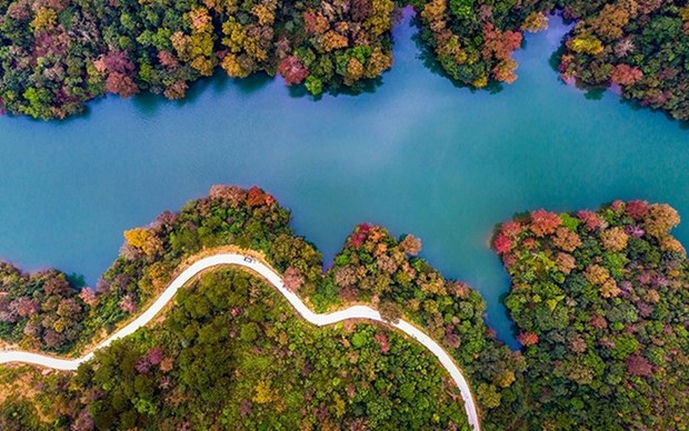 Poeticos paisajes de lagos en provincia vietnamita de Cao Bang hinh anh 1