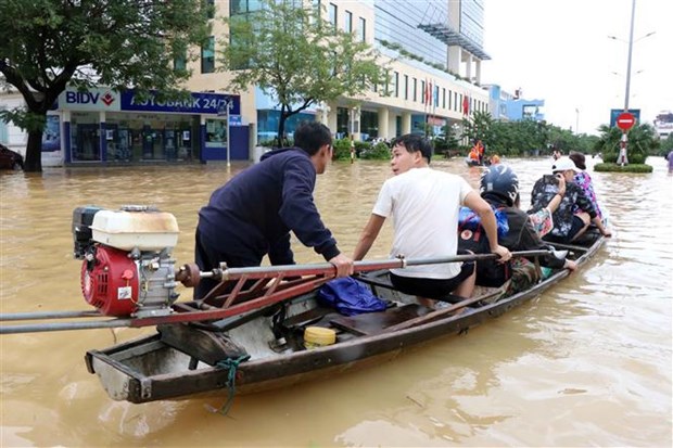 Provincias vietnamitas reportaron graves inundaciones debido a tormenta Sonca hinh anh 1