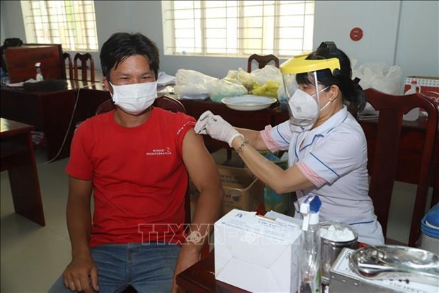 Disminuye numero de casos nuevos de COVID-19 en Vietnam hinh anh 1