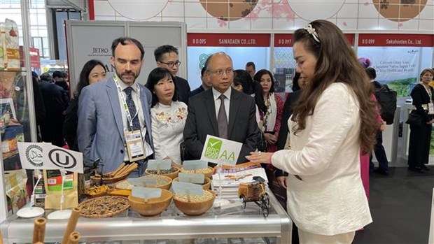 Empresas vietnamitas participan en Feria de Alimentacion de Paris hinh anh 1