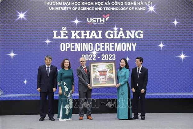 Vicepresidenta de Vietnam participa en acto de comienzo de ano academico de USTH hinh anh 1