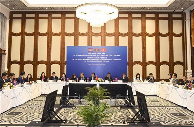 Parlamentos de Vietnam, Laos y Camboya fortalecen nexos de cooperacion hinh anh 1