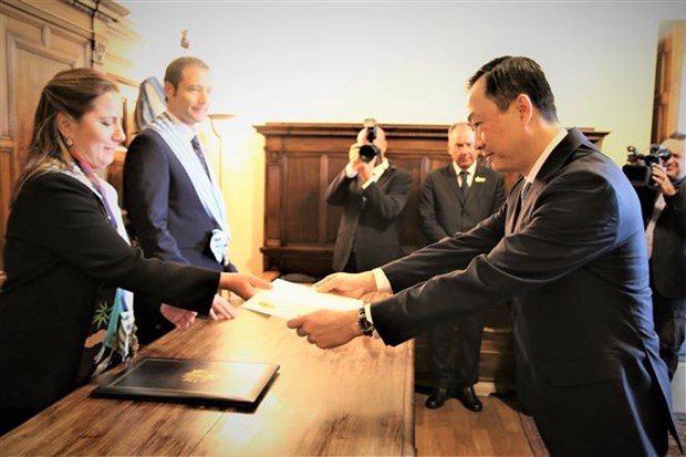 Vietnam y San Marino desean promover cooperacion bilateral hinh anh 1