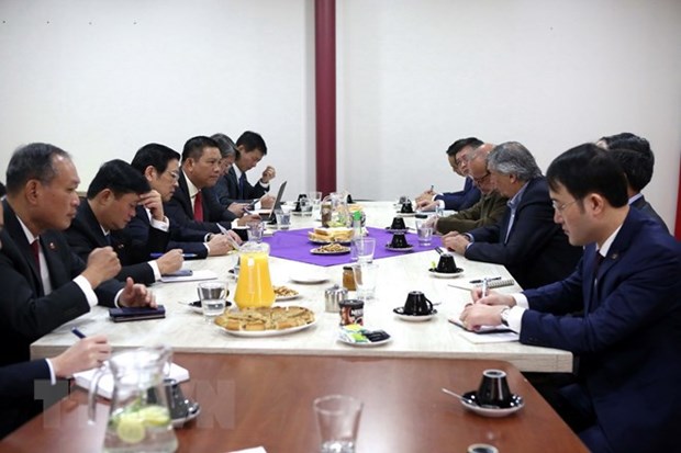 Delegacion del Partido Comunista de Vietnam realiza visita a Chile hinh anh 1