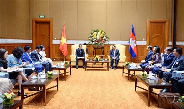 Titular del Senado camboyano recibe al presidente del grupo vietnamita Viettel hinh anh 1