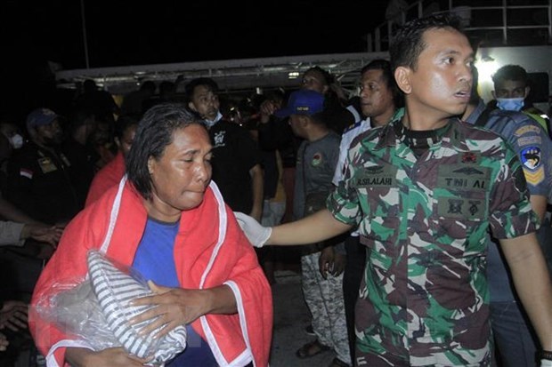 Indonesia: 14 muertos por incendio de un barco de pasajeros hinh anh 1