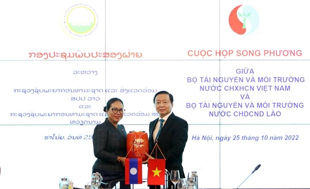 Vietnam y Laos fortalecen cooperacion en gestion de recursos naturales y entorno hinh anh 1