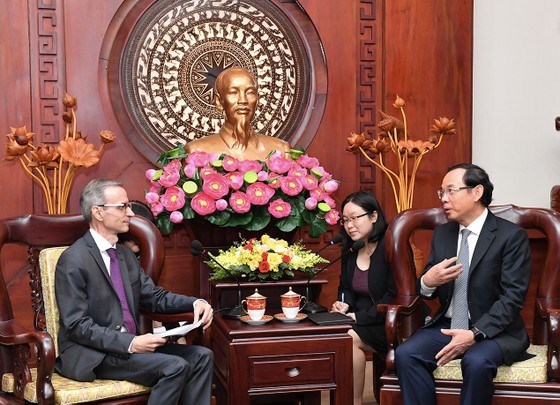 Bielorrusia y Suiza promueven programas de cooperacion con Ciudad Ho Chi Minh hinh anh 2