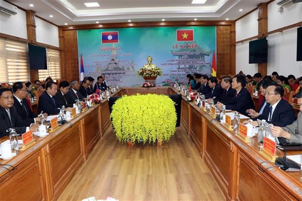 Localidades vietnamita y laosiana promueven cooperacion hinh anh 2