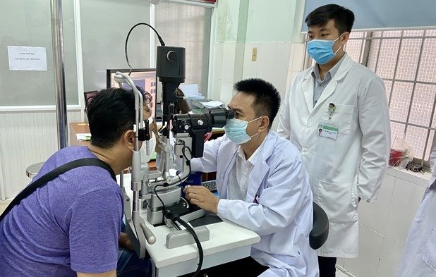 Medico vietnamita recibe Premio de Prevencion de Ceguera hinh anh 1