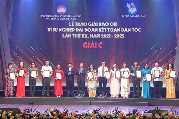 Vietnam laurea obras periodisticas sobre la gran unidad nacional hinh anh 1
