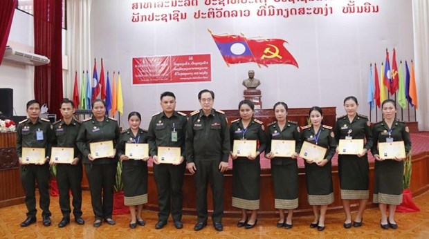 Concluye curso de capacitacion de idioma vietnamita a medicos de Laos hinh anh 1