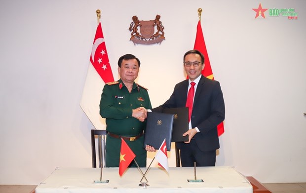 Vietnam estrecha cooperacion en defensa con Singapur hinh anh 1