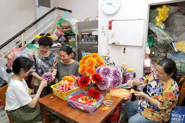Confeccion de flores de seda en Hanoi hinh anh 1