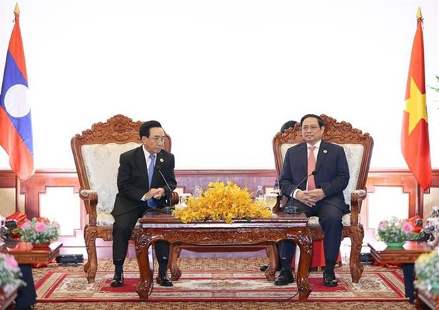 Premier vietnamita dialoga con su homologo laosiano en Camboya hinh anh 2