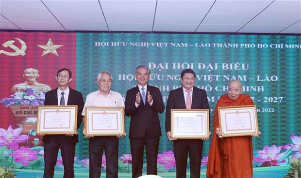 Ciudad Ho Chi Minh y localidades laosianas fortalecen cooperacion hinh anh 2