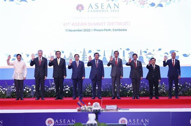 Premier de Vietnam realza importancia de unidad de ASEAN hinh anh 2