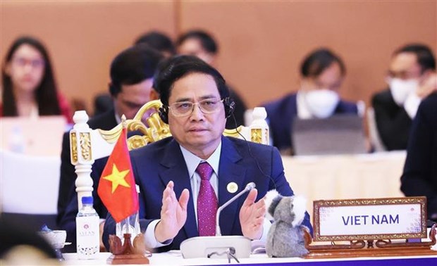 Premier vietnamita propone medidas para fomentar lazos entre ASEAN y socios hinh anh 1