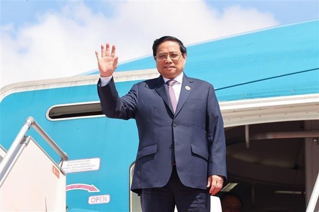 Premier vietnamita concluye con exito visita de trabajo a Camboya hinh anh 1