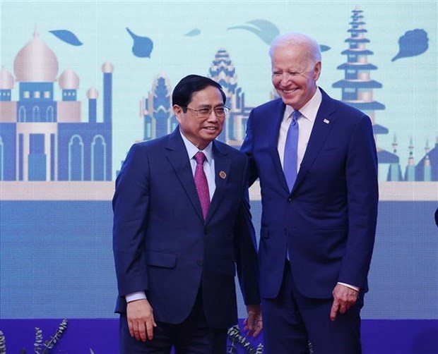 Premier vietnamita se reune con presidente estadounidense Joe Biden en Camboya hinh anh 1