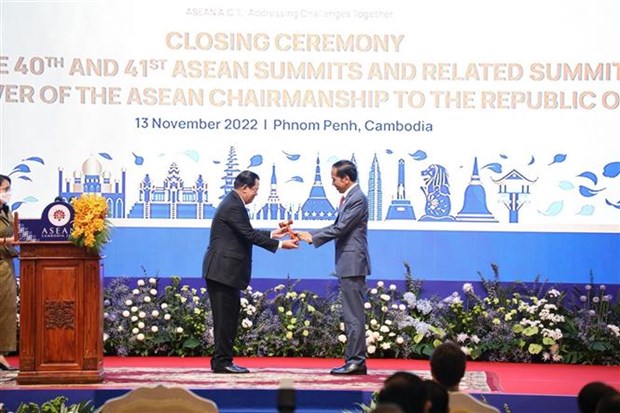 Indonesia asume la presidencia de la ASEAN hinh anh 1