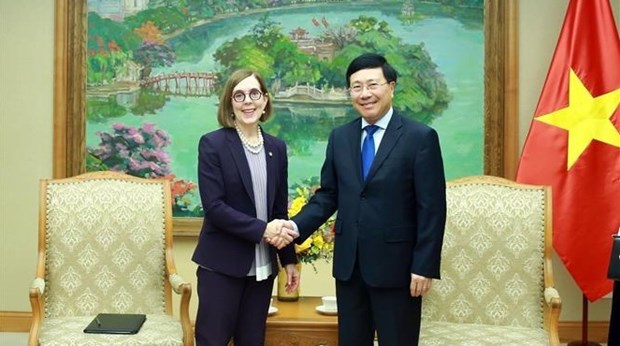 Vicepremier vietnamita recibe a gobernadora del estado de Oregon hinh anh 1