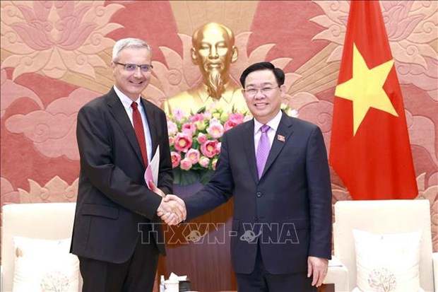 Vietnam atesora asociacion estrategica con Francia, afirma presidente de Parlamento hinh anh 1