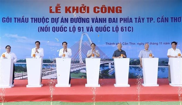 Premier vietnamita asiste al acto de inicio de construccion de carretera al Oeste de Can Tho hinh anh 1