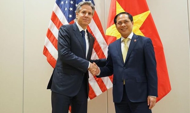 Canciller vietnamita sostiene reuniones bilaterales con homologos de Estados Unidos y Japon hinh anh 1