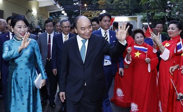 Presidente de Vietnam se reune con connacionales en Tailandia hinh anh 1