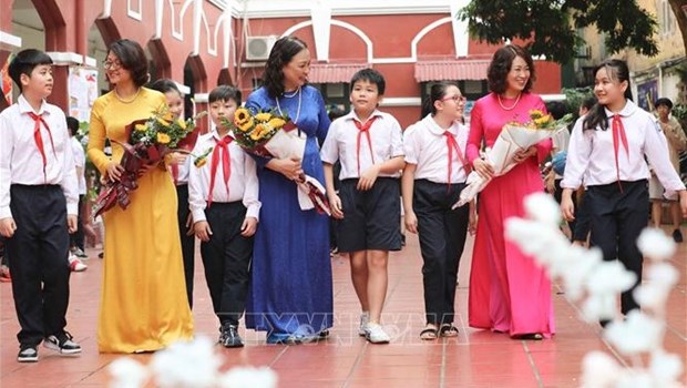 Presidente vietnamita extiende mejores deseos a docentes de todo el pais hinh anh 1