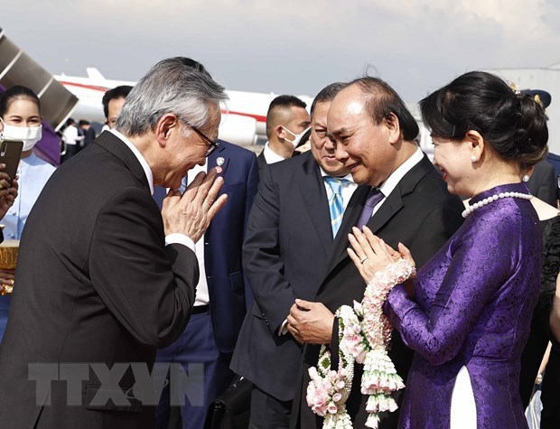 Presidente concluye su visita a Tailandia y participacion en la 29 Reunion de APEC hinh anh 1