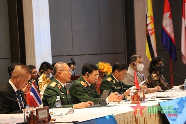 Vietnam asiste a Reunion de Ministros de Defensa de ASEAN hinh anh 1