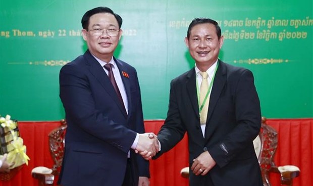 Titular del Parlamento vietnamita visita provincia camboyana hinh anh 1
