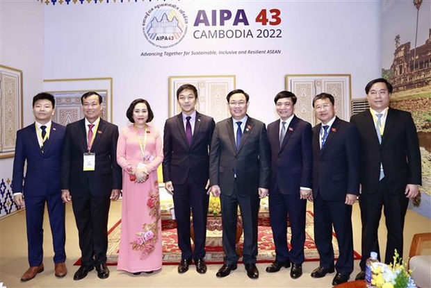 Presidente parlamentario vietnamita se reune con sus homologos de otros paises hinh anh 2
