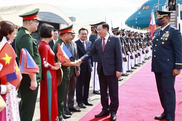 Presidente del Parlamento vietnamita inicia visita oficial a Filipinas hinh anh 2