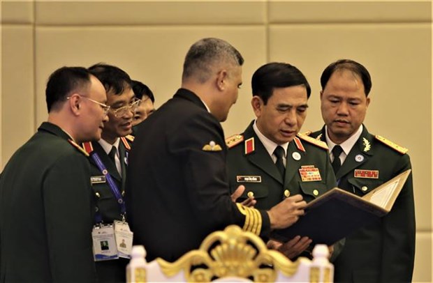 Vietnam refuerza cooperacion en defensa con ASEAN y socios hinh anh 2